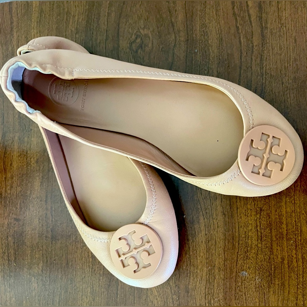 Tory Burch flats for sale - very good condition- lightly used - almost like new